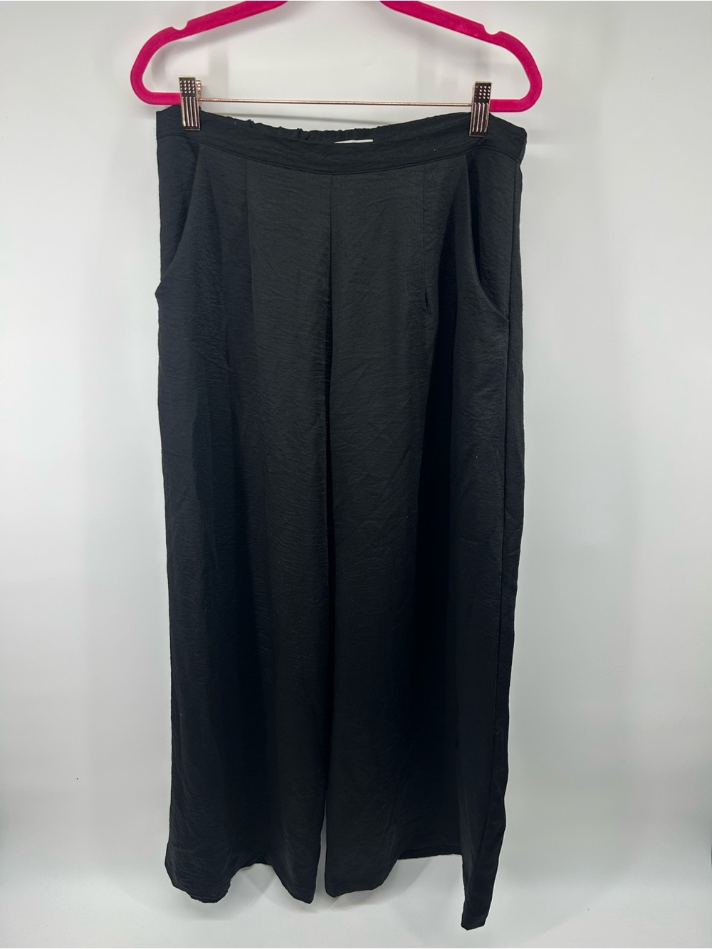 Black Wide-Leg Women’s Pants